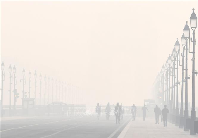Khói mù ô nhiễm tại New Delhi, Ấn Độ ngày 24/11/2025. Ảnh: ANI/TTXVN