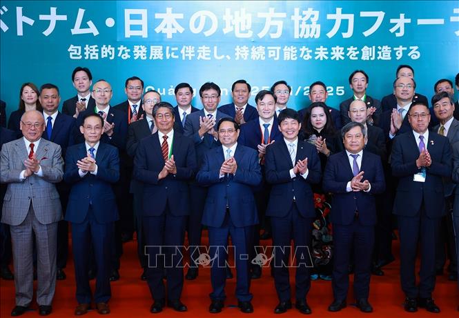 Thủ tướng Phạm Minh Chính và các đại biểu tham dự Diễn đàn hợp tác địa phương Việt Nam-Nhật Bản. Ảnh: Dương Giang-TTXVN
