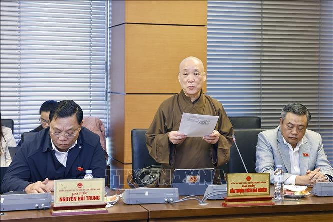 Hòa thượng Thích Bảo Nghiêm, đại biểu Quốc hội TP Hà Nội phát biểu. Ảnh: Doãn Tấn - TTXVN