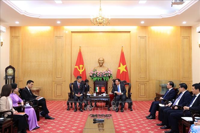Giám đốc Học viện Chính trị Quốc gia Hồ Chí Minh Nguyễn Xuân Thắng tiếp Đại sứ Ấn Độ tại Việt Nam. Ảnh: Tuấn Anh - TTXVN