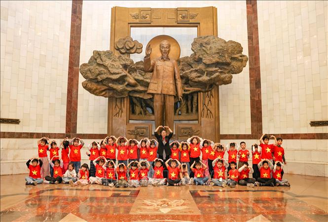 Với vị thế là “địa chỉ đỏ” bồi dưỡng lý tưởng cách mạng, nơi lưu giữ, phát huy và lan tỏa di sản của Chủ tịch Hồ Chí Minh đến với đồng bào trong nước và bạn bè quốc tế, Bảo tàng Hồ Chí Minh quyết tâm đáp ứng ngày càng tốt hơn các yêu cầu, nhiệm vụ trong giai đoạn Kỷ nguyên mới của Đất nước và dân tộc. Ảnh: Thanh Tùng - TTXVN