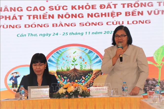 Bà Huỳnh Kim Định, Phó Giám đốc Trung tâm Khuyến nông Quốc gia, phát biểu tại Hội thảo. Ảnh: Thu Hiền – TTXVN