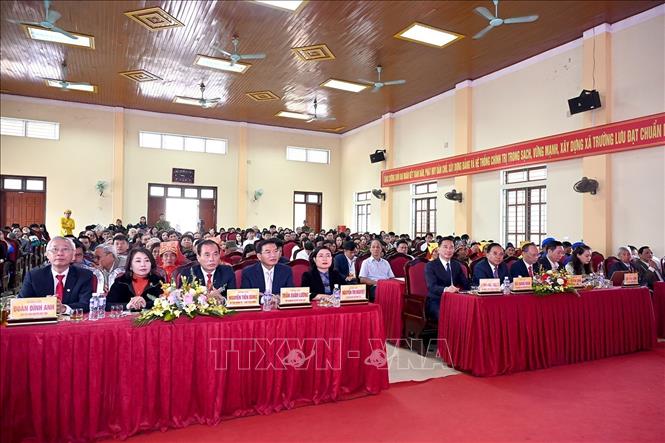 Đông đảo lãnh đạo các ban, ngành cấp tỉnh Hà Tĩnh và địa phương xã Trường Lưu, con cháu dòng họ tham dự buổi lễ. Ảnh: Hoàng Ngà - TTXVN