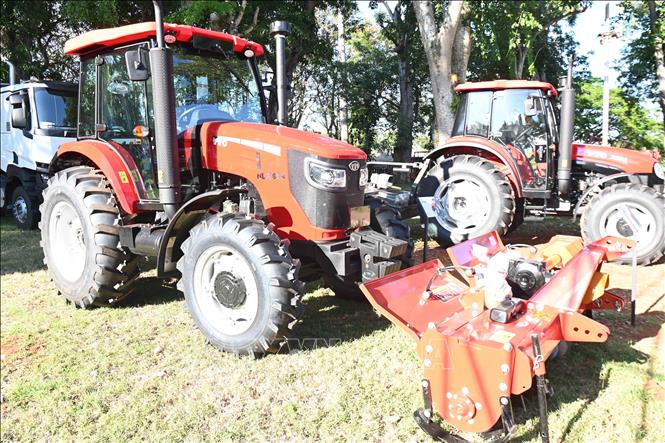 Máy nông nghiệp trưng bày tại Hội chợ. Ảnh: Việt Hùng-P/v TTXVN tại Cuba