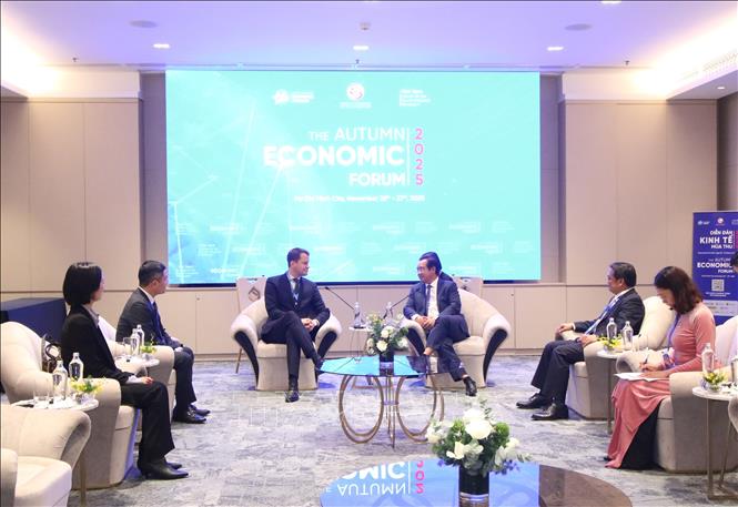 Chủ tịch UBND Thành phố Hồ Chí Minh Nguyễn Văn Được đã có buổi tiếp ông Stephan Mergenthaler, Giám đốc điều hành Diễn đàn Kinh tế thế giới (WEF). Ảnh: Hứa Chung-TTXVN