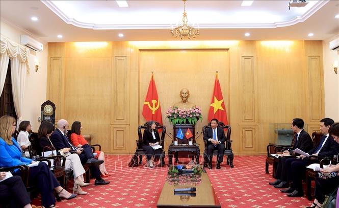 HCMA President Prof. Dr. Nguyen Xuan Thang meets with UNICEF Regional Director for East Asia and the Pacific June Kunugi. VNA Photo