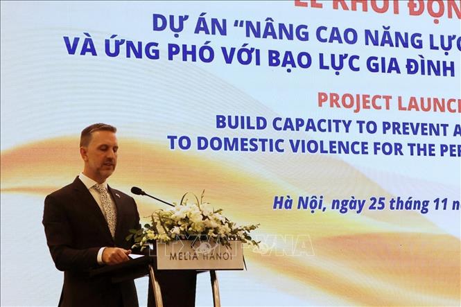UNFPA Representative in Vietnam Matt Jackson speaks at the project's launching ceremony. VNA Photo: Hạnh Quyên