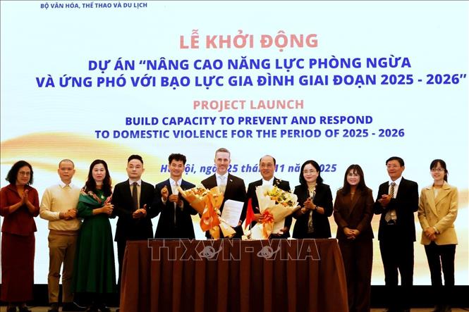 Under the 2025–2026 project, the Ministry of Culture, Sports and Tourism serves as the managing agency while the Department of Grassroots Culture, Family and Library acts as the project owner. The programme aims to enhance the national and local response to domestic violence through stronger law enforcement, improved service quality and more effective coordination. VNA Photo: Hạnh Quyên