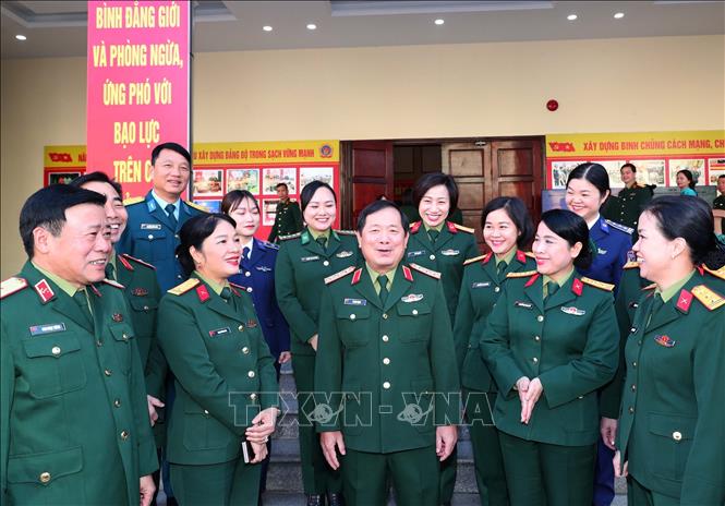 Thượng tướng Lê Huy Vịnh, Ủy viên Trung ương Đảng, Thứ trưởng Bộ Quốc phòng và các đại biểu đến dự. Ảnh: Trọng Đức - TTXVN 