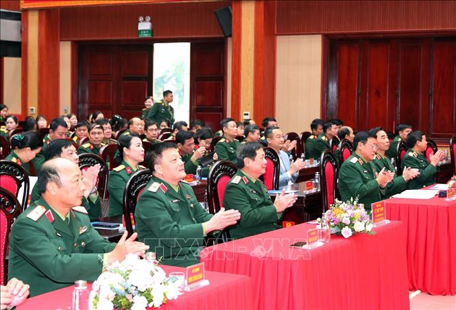 Thượng tướng Lê Huy Vịnh, Ủy viên Trung ương Đảng, Thứ trưởng Bộ Quốc phòng và các đại biểu đến dự. Ảnh: Trọng Đức - TTXVN 