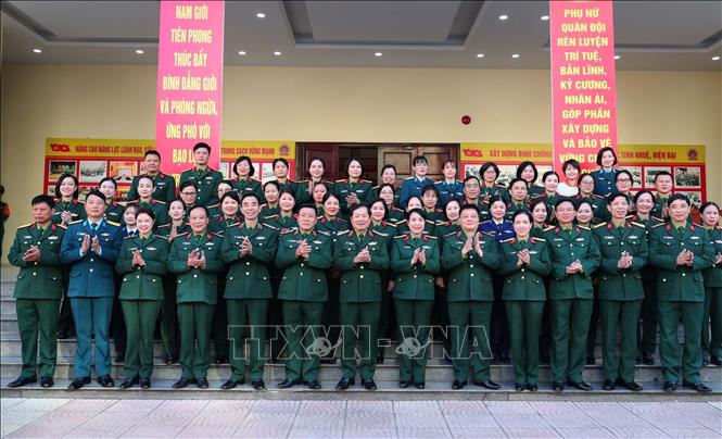 Thượng tướng Lê Huy Vịnh, Ủy viên Trung ương Đảng, Thứ trưởng Bộ Quốc phòng và các đại biểu đến dự. Ảnh: Trọng Đức - TTXVN 