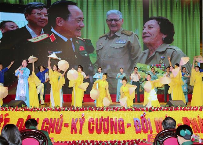 Chương trình nghệ thuật chào mừng. Ảnh: Trọng Đức - TTXVN 