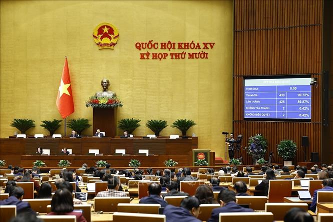 Quốc hội biểu quyết thông qua Luật Dẫn độ. Ảnh: Doãn Tấn - TTXVN