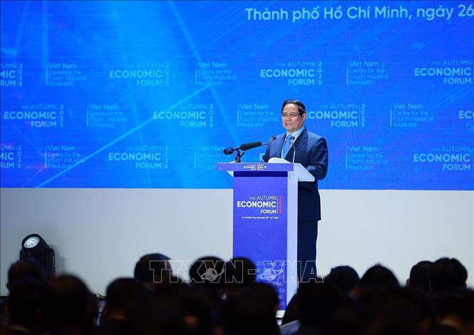 Thủ tướng Phạm Minh Chính phát biểu tại Diễn đàn Kinh tế mùa Thu 2025. Ảnh: Dương Giang-TTXVN
