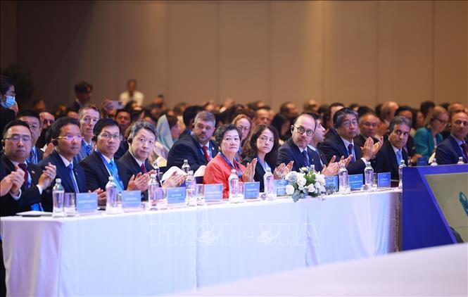 Các đại biểu quốc tế tham dự Diễn đàn Kinh tế mùa thu 2025. Ảnh: Dương Giang-TTXVN
