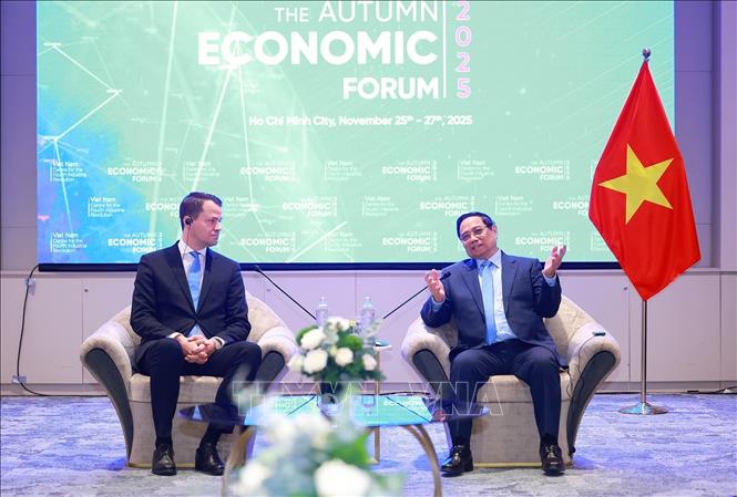 Thủ tướng Phạm Minh Chính tiếp Giám đốc điều hành Diễn đàn Kinh tế thế giới (WEF) Stephan Mergenthaler. Ảnh: Dương Giang-TTXVN