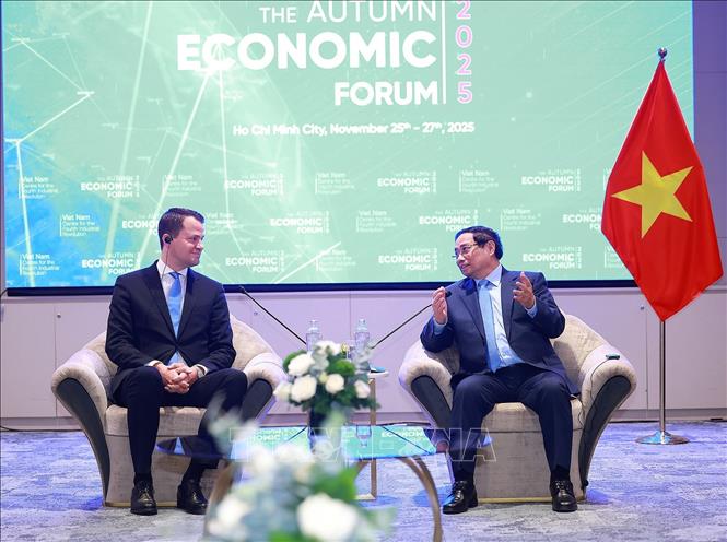 Thủ tướng Phạm Minh Chính tiếp Giám đốc điều hành Diễn đàn Kinh tế thế giới (WEF) Stephan Mergenthaler. Ảnh: Dương Giang-TTXVN