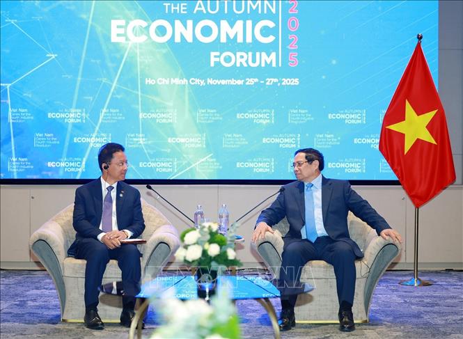 Thủ tướng Phạm Minh Chính tiếp Bộ trưởng Bộ Công nghiệp, Khoa học, Công nghệ và Đổi mới sáng tạo Campuchia Hem Vanndy. Ảnh: Dương Giang-TTXVN