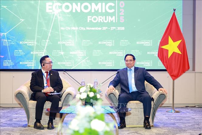 Prime Minister Pham Minh Chinh meets with Malaysia's Minister of Science, Technology, and Innovation Chang Lih Kang. VNA Photo: Dương Giang