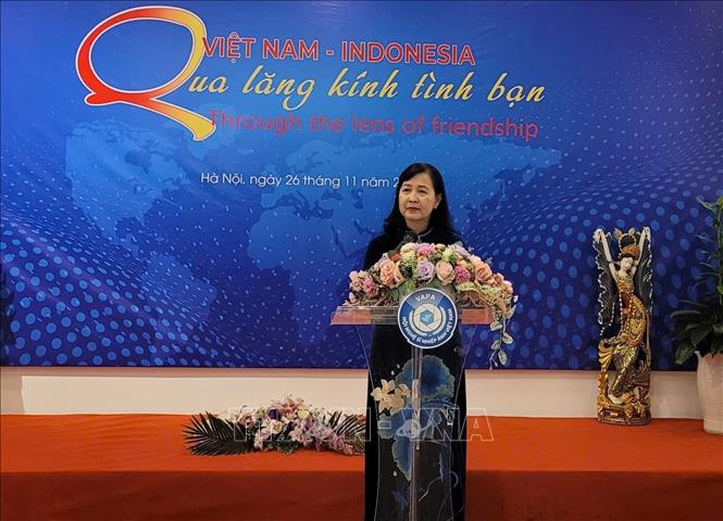 Chủ tịch Hội Nghệ sĩ Nhiếp ảnh Việt Nam Trần Thị Thu Đông phát biểu khai mạc. Ảnh: Phương Thanh-TTXVN