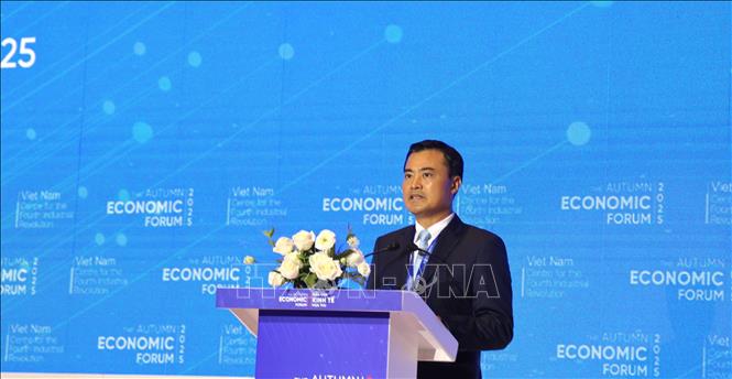 Ông Bùi Xuân Cường, Phó Chủ tịch UBND TP. Hồ Chí Minh, phát biểu tại Toạ đàm. Ảnh: Hứa Chung-TTXVN