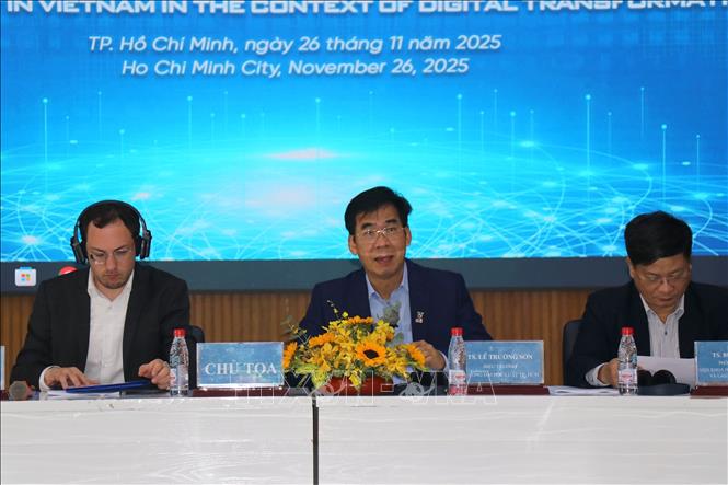 Tiến sỹ Lê Trường Sơn, Hiệu trưởng Trường Đại học Luật Thành phố Hồ Chí Minh, phát biểu tại Hội thảo. Ảnh: Thanh Vũ-TTXVN