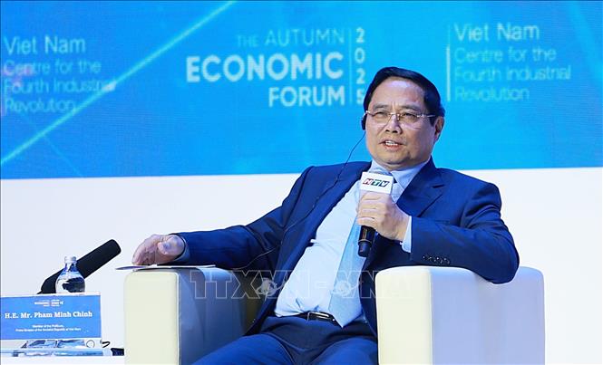 Thủ tướng Phạm Minh Chính tham dự đối thoại với ông Stephan Mergenthaler, Giám đốc điều hành Diễn đàn Kinh tế thế giới (WEF) với chủ đề “Khoa học, công nghệ định hình Việt Nam trong kỷ nguyên vươn mình”. Ảnh: Dương Giang-TTXVN
