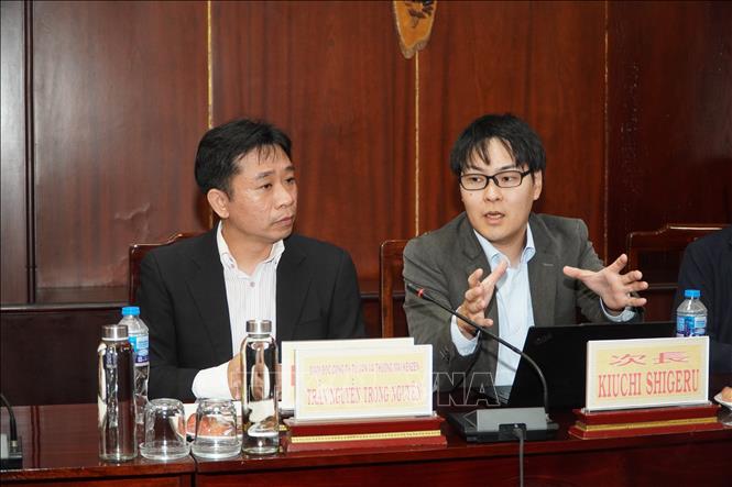 Đại diện Đoàn công tác Nhật Bản trao đổi thông tin. Ảnh: Thanh Bình -TTXVN       