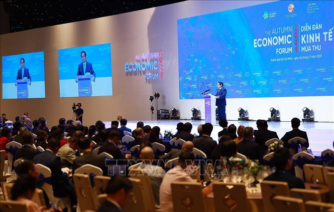 Thủ tướng Phạm Minh Chính phát biểu tổng kết Diễn đàn Kinh tế mùa thu năm 2025. Ảnh: Dương Giang-TTXVN 