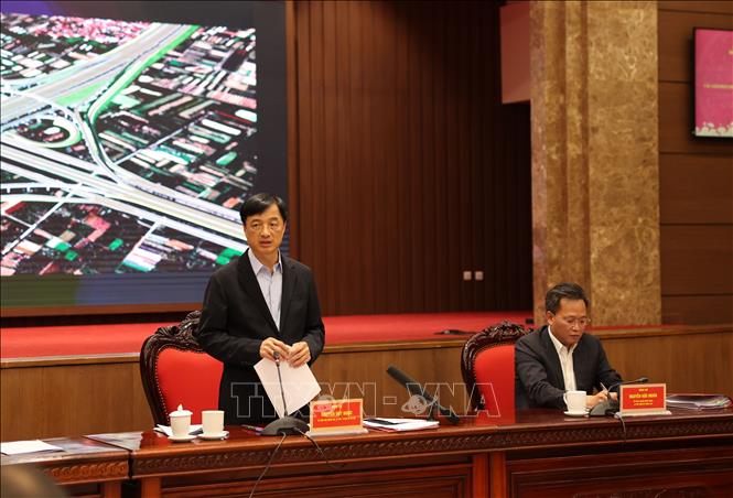 Ủy viên Bộ Chính trị, Bí thư Thành ủy Hà Nội, Trưởng Ban Chỉ đạo triển khai Dự án đầu tư xây dựng đường Vành đai 4 - Vùng Thủ đô Hà Nội Nguyễn Duy Ngọc phát biểu tại hội nghị. Ảnh Vũ Quang – TTXVN