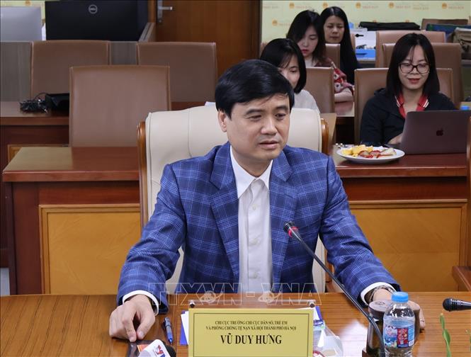 Ông Vũ Duy Hưng, Chi cục trưởng Chi cục Dân số, Trẻ em và Phòng chống tệ nạn xã hội thành phố Hà Nội phát biểu tại chương trình. Ảnh: Hạnh Quyên-TTXVN