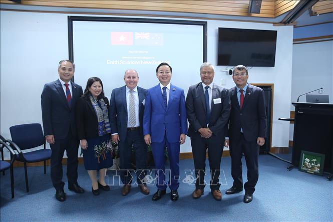 Phó Thủ tướng Trần Hồng Hà thăm và phát biểu tại Viện Nghiên cứu Khoa học Trái đất New Zealand. Ảnh: Thanh Tú – PV TTXVN tại châu Đại Dương