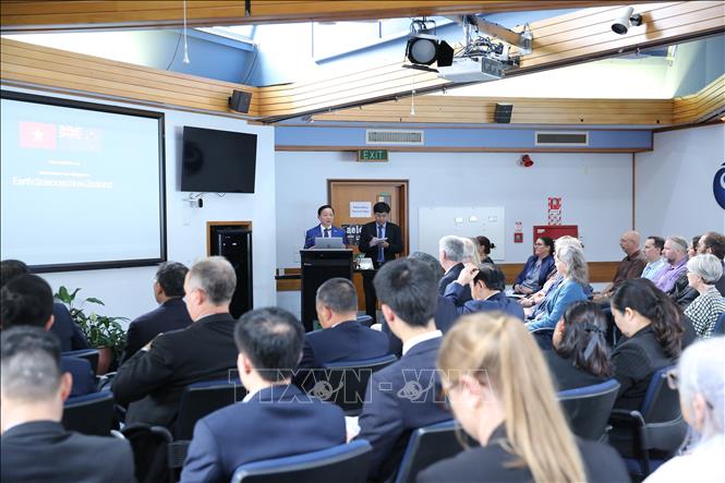 Phó Thủ tướng Trần Hồng Hà thăm Viện Nghiên cứu Khoa học Trái đất New Zealand. Ảnh: Thanh Tú – PV TTXVN tại châu Đại Dương