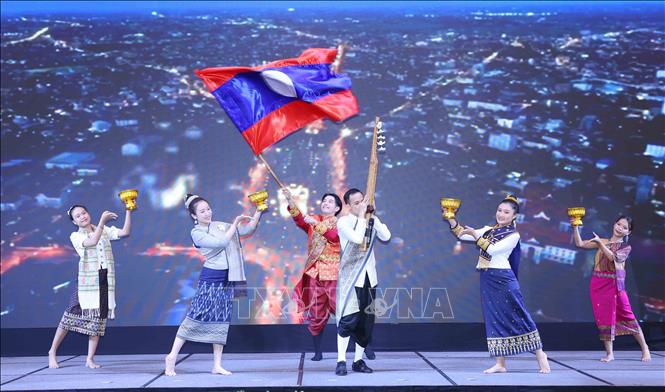 Tiết mục nghệ thuật biểu diễn trong chương trình. Ảnh: Phương Hoa - TTXVN