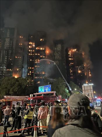 Hiện trường vụ cháy. Ảnh: Xuân Vịnh/PV TTXVN  tại Hong Kong