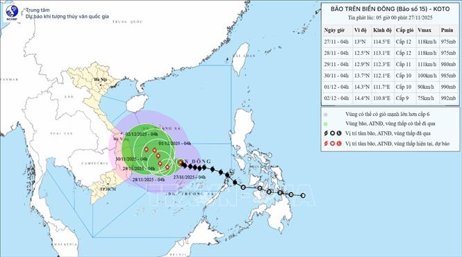Hướng di chuyển của bão số 15 lúc 04 h ngày 27/11. Ảnh: TTXVN phát