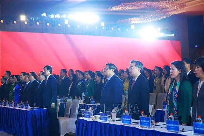 Thủ tướng Phạm Minh Chính các đại biểu tham dự Đại hội đại biểu toàn quốc Hội Doanh nhân trẻ Việt Nam lần thứ VIII. Ảnh: Dương Giang-TTXVN 

