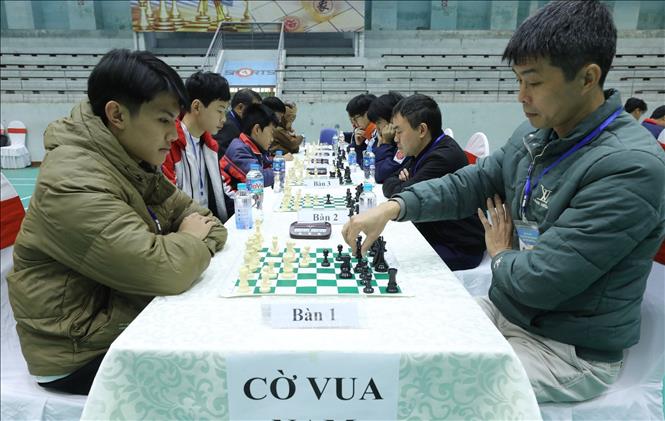 Các kỳ thủ thi đấu nội dung cờ vua nam trong ngày khai mạc. Ảnh: Anh Tuấn – TTXVN