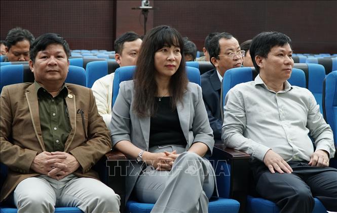 Lãnh đạo Sở, ban, ngành dự điểm cầu trực tiếp tại Trung tâm hành chính thành phố Đà Nẵng. Ảnh: Quốc Dũng - TTXVN