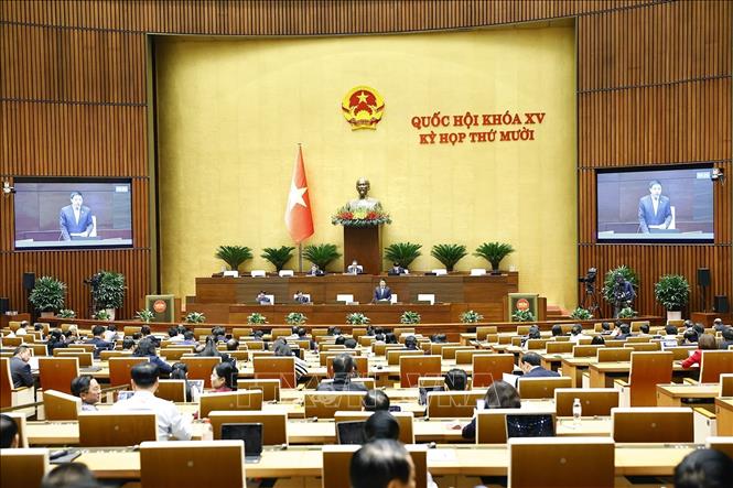 Bộ trưởng Bộ Tài chính Nguyễn Văn Thắng giải trình, làm rõ một số vấn đề đại biểu Quốc hội nêu. Ảnh: Doãn Tấn - TTXVN