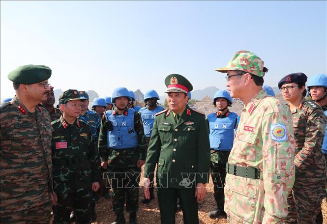 Thượng tướng Phùng Sĩ Tấn, Phó Tổng Tham mưu trưởng QĐND Việt Nam dự và chỉ đạo diễn tập. Ảnh: Trọng Đức - TTXVN