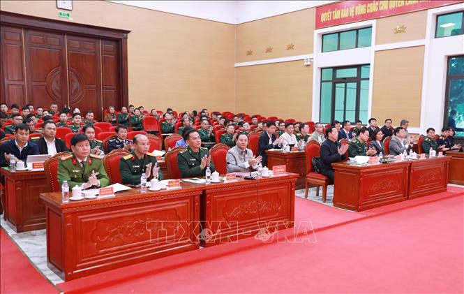 Các đồng chí lãnh đạo chủ chốt tỉnh Lai Châu cùng đại biểu tham dự Hội nghị. Ảnh: Quý Trung – TTXVN