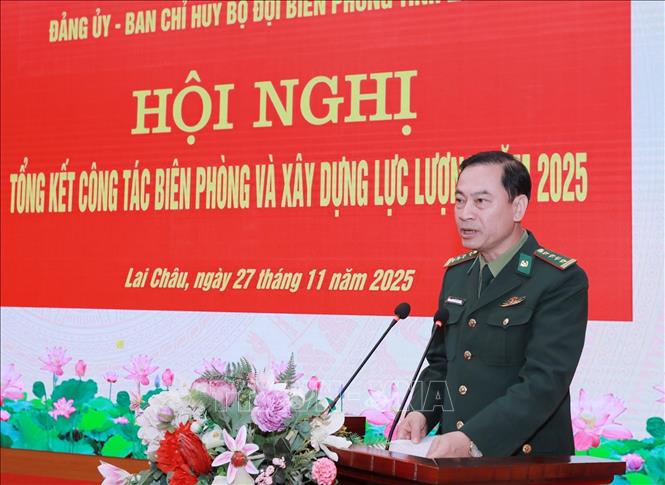 Đại tá Nguyễn Văn Hưng, Chính ủy Ban Chỉ huy Bộ đội Biên phòng tỉnh Lai Châu, phát động phong trào thi đua. Ảnh: Quý Trung – TTXVN