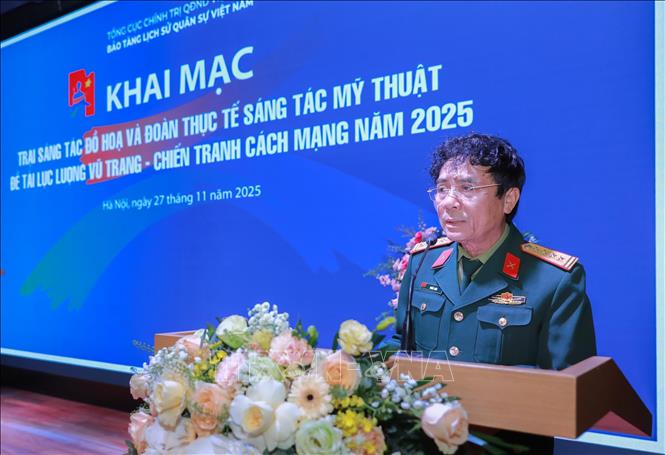 Đại tá hoạ sĩ Ngân Chài thay mặt cho các hoạ sỹ, nhà điêu khắc của trại lần này chia sẻ quyết tâm tạo ra các tác phẩm tốt. Ảnh: Phan Phương – TTXVN 