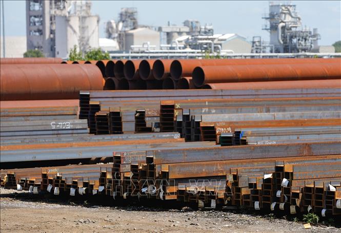 Các sản phẩm thép tại một cơ sở cung cấp ở Delta, British Columbia, Canada. Ảnh: THX/TTXVN