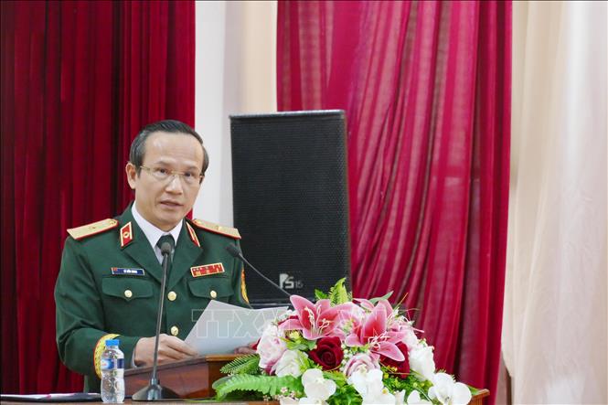 Thiếu tướng, GS. TS Lê Hữu Song, Giám đốc Bệnh viện Trung ương Quân đội 108 phát biểu tại buổi lễ. Ảnh: Xuân Tú - PV TTXVN tại Lào