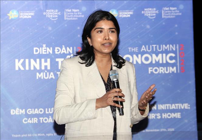 Bà Manju George, Trưởng Ban Tác động chiến lược Trung tâm Công nghệ tiên phong và đổi mới sáng tạo, WEF phát biểu tại sự kiện. Ảnh: Xuân Khu-TTXVN