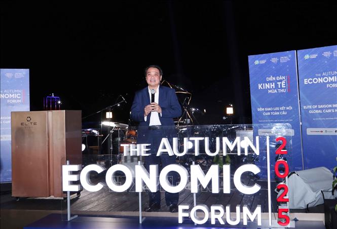 Ông Lê Trường Duy, Giám đốc Trung tâm cách mạng công nghiệp lần thứ 4 Thành phố Hồ Chí Minh (HCMC C4IR) phát biểu khai mạc sự kiện. Ảnh: Xuân Khu-TTXVN