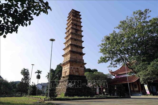 Tháp Bình Sơn, chùa Vĩnh Khánh là một trong những di sản độc đáo và tiêu biểu nhất của vùng đất Tổ Phú Thọ. Ảnh: Hoàng Hùng -TTXVN 