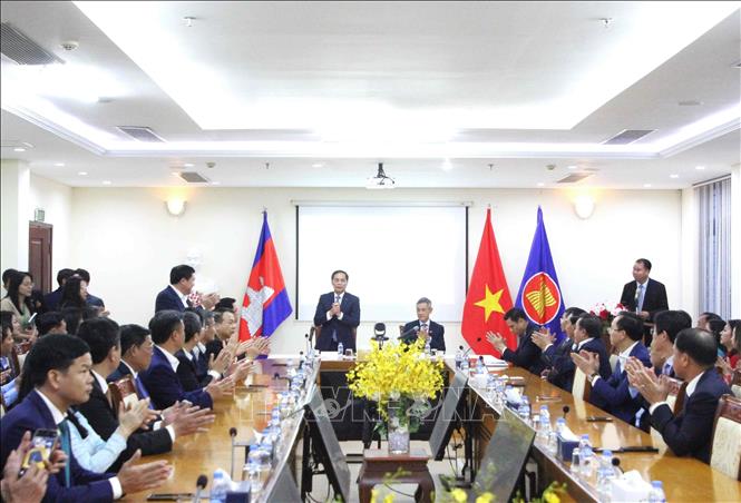 Quang cảnh buổi làm việc. Ảnh: Hoàng Minh - PV TTXVN tại Campuchia 